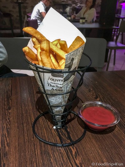 อาหาร หรือ เครื่องดื่ม