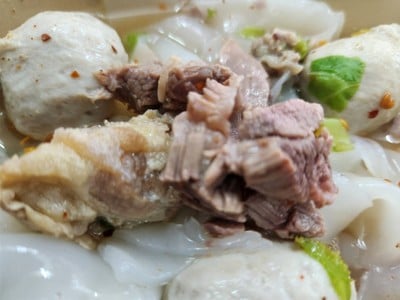 อาหาร หรือ เครื่องดื่ม