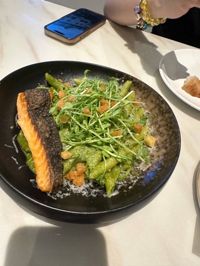 Pesto penne and salmon