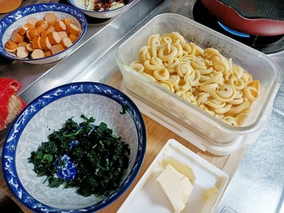 วิธีทำ Orecchiette w Dried Chili And Sausages