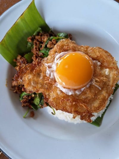 หมูสับผัดยี่หร่า+ไข่ดาว