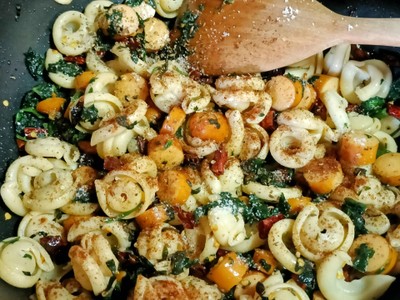 วิธีทำ Orecchiette w Dried Chili And Sausages