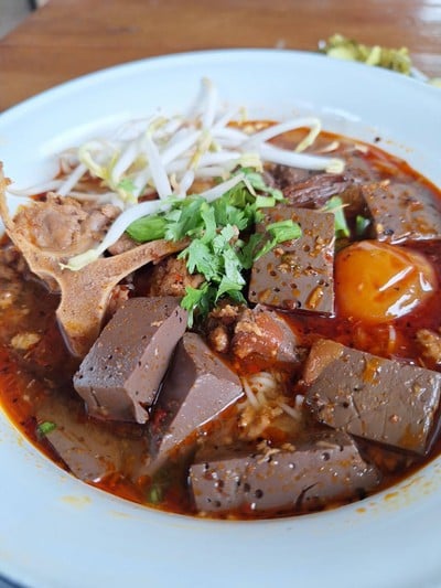 ขนมจีนน้ำเงี้ยว