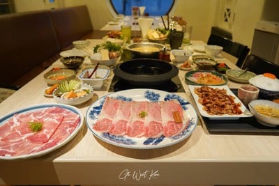 อาหาร หรือ เครื่องดื่ม