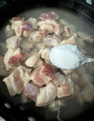 วิธีทำ หมูสามชั้นคั่วพริกเกลือ 🌶️🧄 วิธีทำ หมูสามชั้นคั่วพริกเกลือ 🌶️🧄