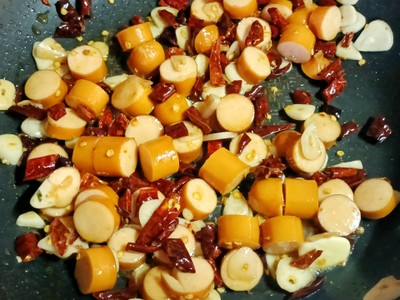 วิธีทำ Orecchiette w Dried Chili And Sausages