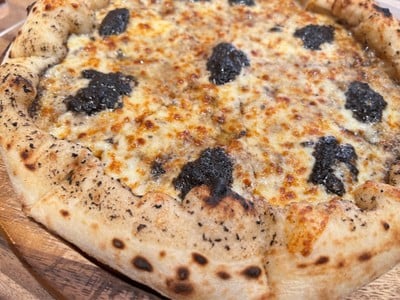 Truffle pizza