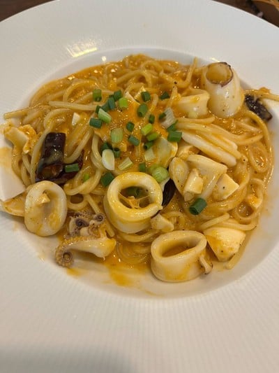 สปาเก็ตตี้หมึกผัดไข่เค็ม