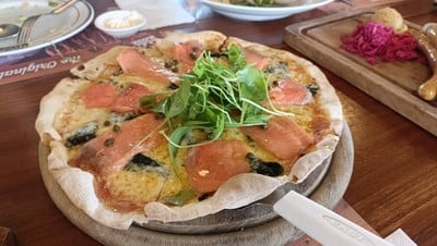 พิซซ่าแซลมอน