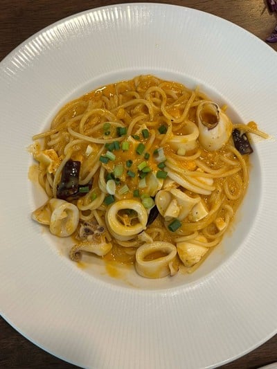 สปาเก็ตตี้หมึกผัดไข่เค็ม