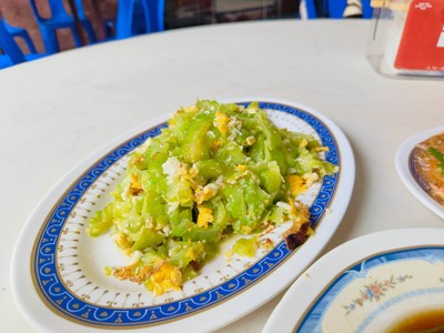 มะระผัดไข่