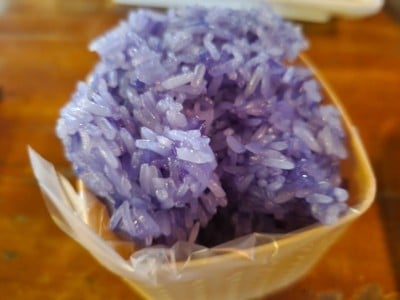 ข้าวเหนียวอัญชัญ