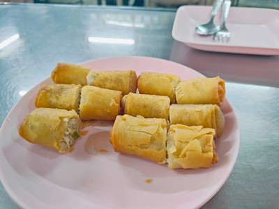 ปอเปี๊ยะทอดไส้เค็ม + หวาน