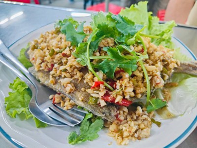 ปลาจาระเม็ดทอดพริกเกลือ