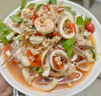 อาหาร หรือ เครื่องดื่ม
