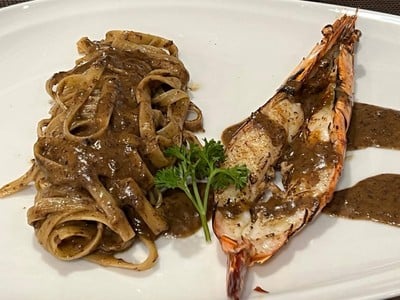 เฟสตูชินี่ซอสทรัฟเฟิลกุ้งย่างลายเสือ