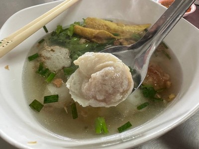 เกาเหลาลูกชิ้นปลา ไม่งอก