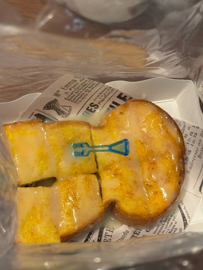 ขนมปังปิ้งเนยนม