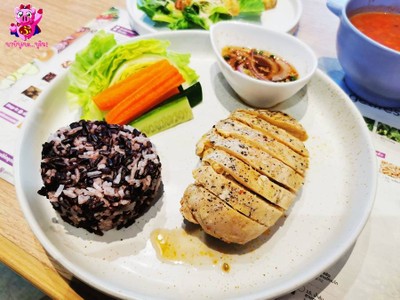 อาหาร หรือ เครื่องดื่ม