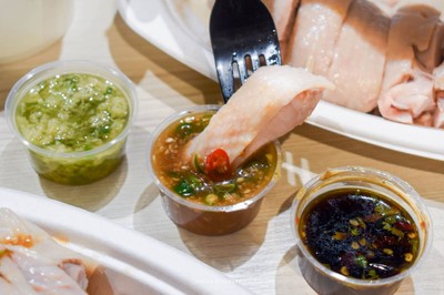 ข้าวมันไก่ซั่งไห่ สูตรต้นตำรับจากเซี่ยงไฮ้ - มาร์เช่ ทองหล่อ