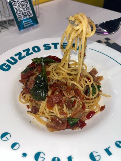 สปาเกตตี้ผัดพริกแห้งเบคอน