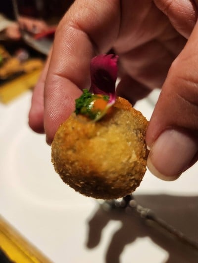 อาหาร หรือ เครื่องดื่ม