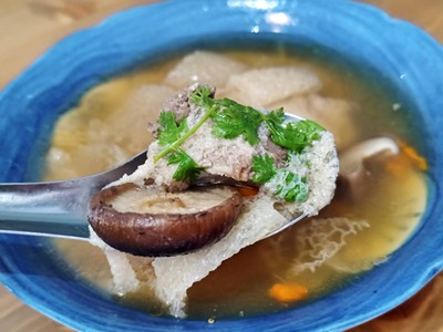 อาหาร หรือ เครื่องดื่ม