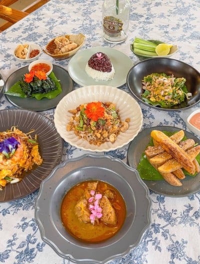 อาหาร หรือ เครื่องดื่ม