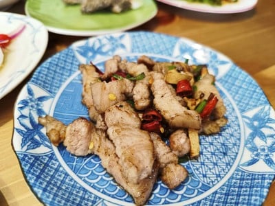 อาหาร หรือ เครื่องดื่ม