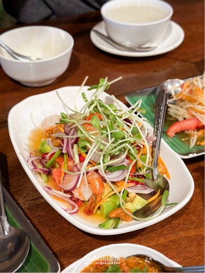 ยำกุ้งอโวคาโด