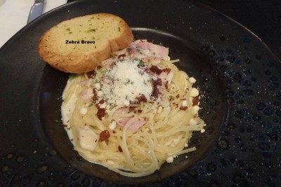 สปาเก็ตตี้คาร์โบนาร่าและเบคอน