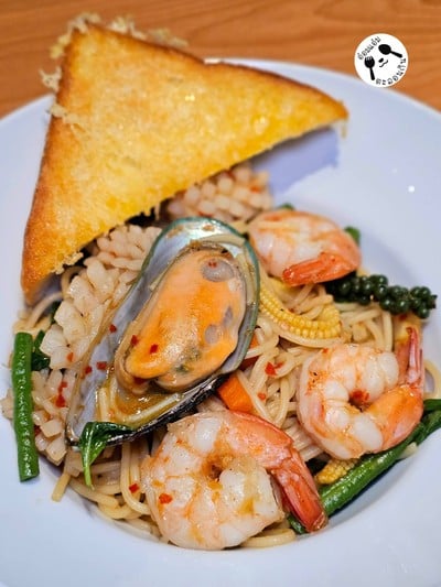 อาหาร หรือ เครื่องดื่ม