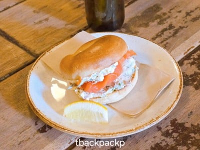 อาหาร หรือ เครื่องดื่ม