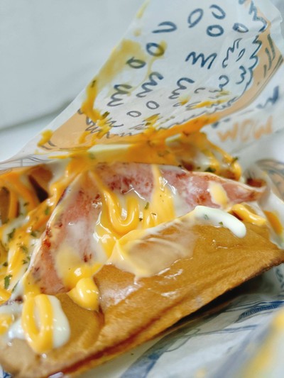 อีกาแฮปปี้ (แซนวิชแฮมไข่ชีสและแฟรนซ์ฟราย)