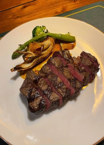 Four Dining Grill&Bar .