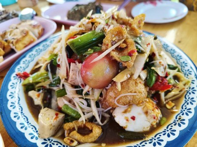 อาหาร หรือ เครื่องดื่ม