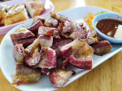 อาหาร หรือ เครื่องดื่ม