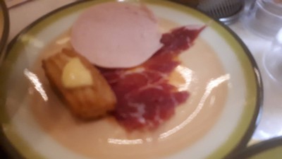 อาหาร หรือ เครื่องดื่ม