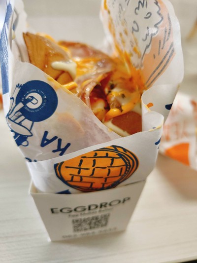 อีกาแฮปปี้ (แซนวิชแฮมไข่ชีสและแฟรนซ์ฟราย)