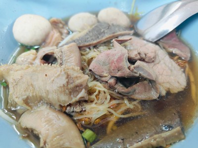 บะหมี่เนื้อรวม