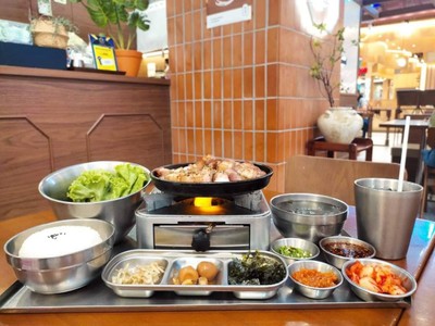 อาหาร หรือ เครื่องดื่ม