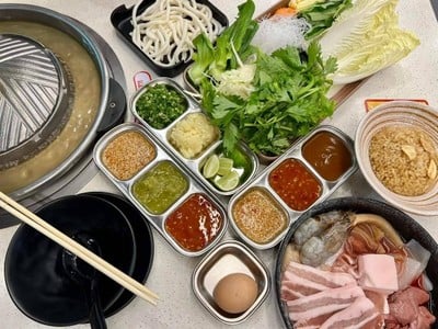 อาหาร หรือ เครื่องดื่ม