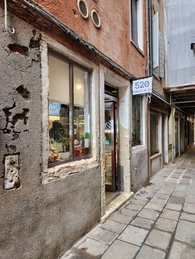 In Love 520 Bubbles And Tea