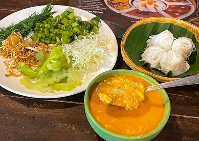 ขนมจีนน้ำยาปู