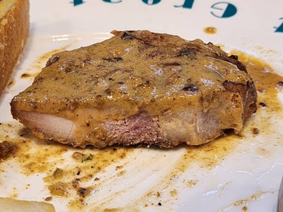 สเต็กหมูซอสฟัวกราส์