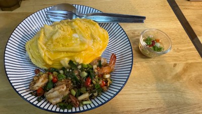 กุ้งคั่วพริกเกลือ ไข่ข้น ราดข้าว