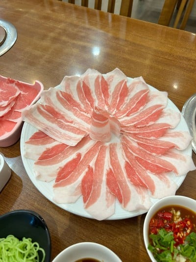 หมูสามชั้น