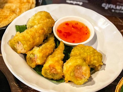 พริกยัดไส้ทอด