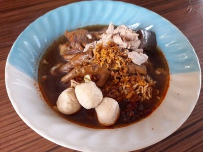 ก๋วยเตี๋ยว น้ำตก ต้มยำ พิเศษ
