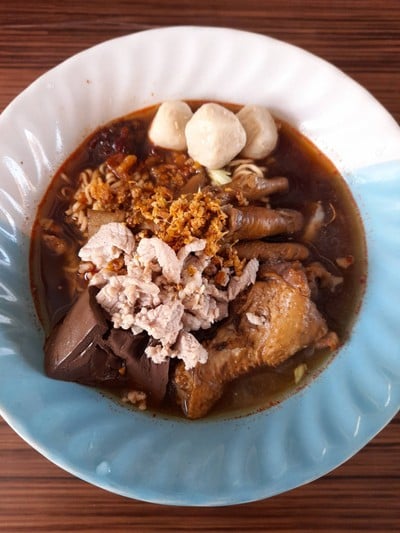 ก๋วยเตี๋ยว น้ำตก ต้มยำ พิเศษ